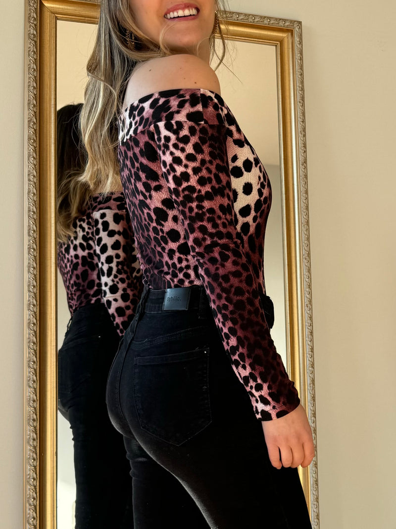 Body AMARILIS print leopardo negro y ciruela