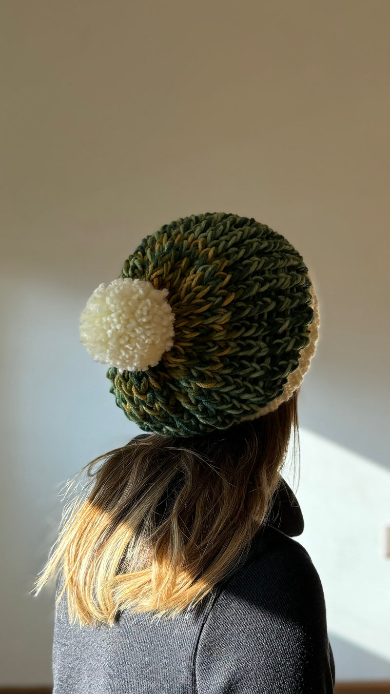 Maxi Beanie verde matizado y blanco invierno